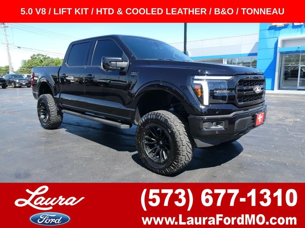 2025 Ford F-150 LARIAT 4WD SuperCrew 5.5' Box in Agate Black Metallic — front three-quarter view