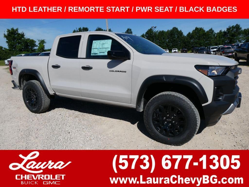 2026 Chevrolet Colorado Trail Boss in White Sands — front three-quarter view